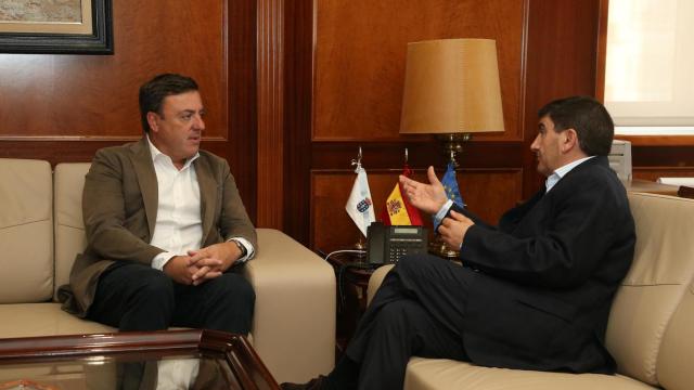 El presidente de la Diputación y el delegado del Gobierno, reunidos esta mañana.