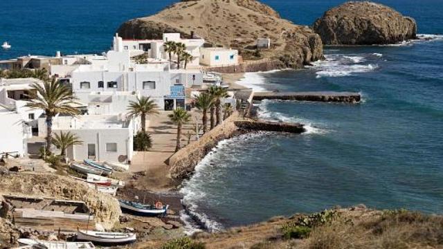Vista de la costa de la Isleta del Moro.