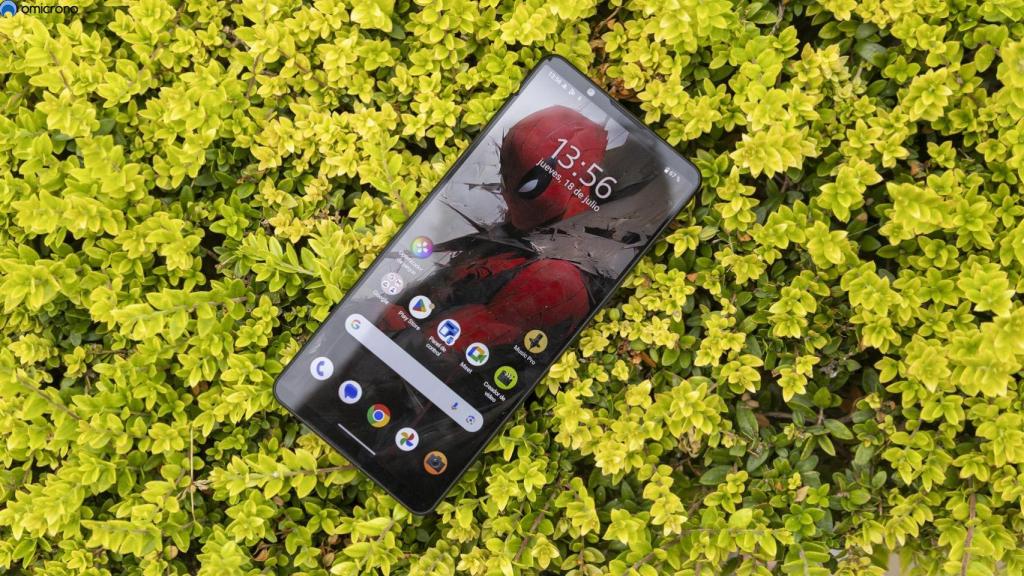 Móvil con pantalla 4K