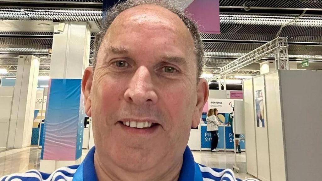 El comentarista deportivo Bob Ballard.