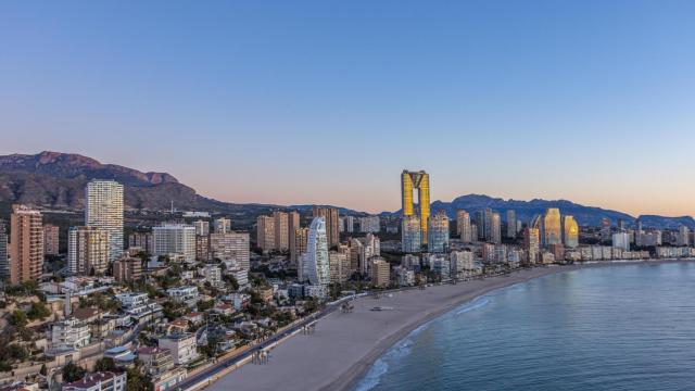 Benidorm recibe a estudiantes de arquitectura de 22 países: Querían un espacio con el que sorprenderse
