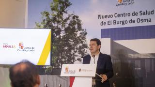 El presidente de la Junta, Alfonso Fernández Mañueco, durante su intervención de este martes en el municipio soriano de El Burgo de Osma