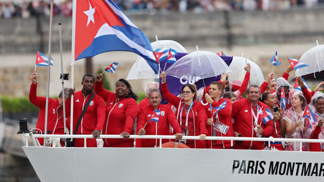 La delegación de Cuba en la ceremonia inaugural.