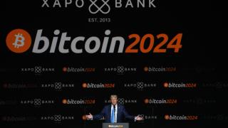 El candidato republicano y expresidente estadounidense Donald Trump habla en el evento Bitcoin 2024 en Nashville, Tennessee.