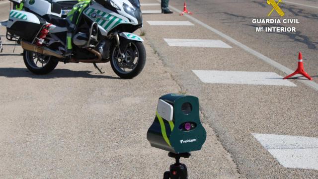 Investigado por circular a 213 kilómetros por hora por la AP-36 en Las Pedroñeras (Cuenca).