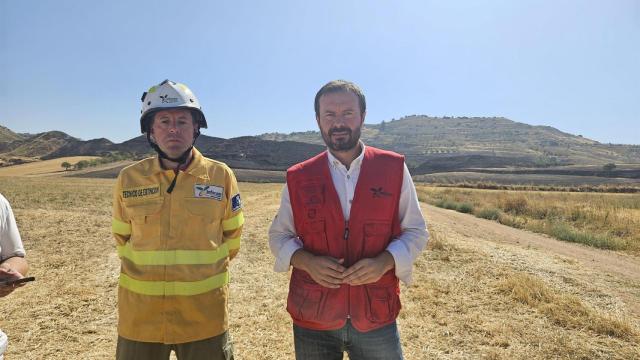 El delegado de la Junta en Guadalajara, José Luis Escudero, en el puesto avanzado de Iriépal.