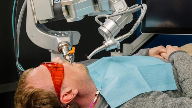El robot dentista.