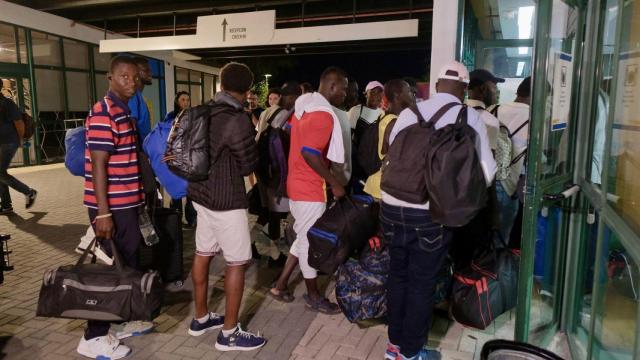 Llegada a Santiago de los primeros refugiados de la guerra de Mali, el pasado julio.