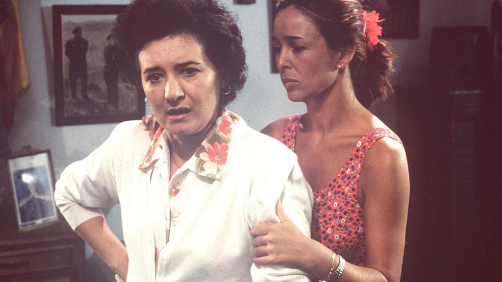 Beatriz Carvajal y Lydia Bosch en 'Lleno, por favor'.