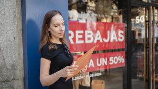 Los comercios se quejan por falta de personal y yo trato de ser dependienta: mi experiencia