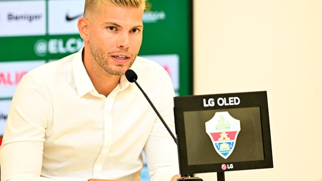 Pedro Schinocca, durante la rueda de prensa de este miércoles en el estadio. ELCHE CF / Jesús Hernández.