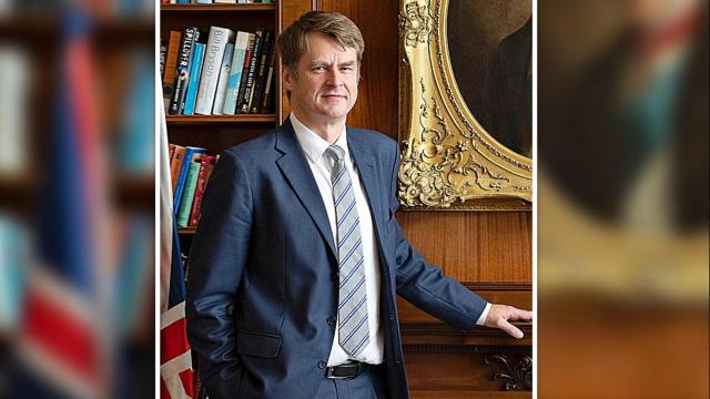 El embajador del Reino Unido en España, Hugh Elliott