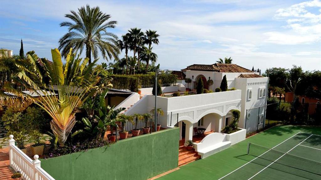 'Entramos' en la lujosa mansión de Novak Djokovic en Marbella:  valorada en 10 millones de euros y al más puro estilo andalusí