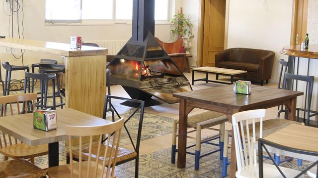 Las mesas del restaurante 'Casa Adrián'. Foto: Área 117.