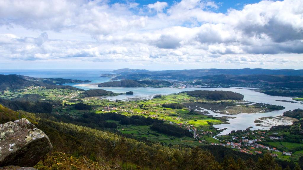 Ría de Ortigueira desde la Sierra de A Capelada.