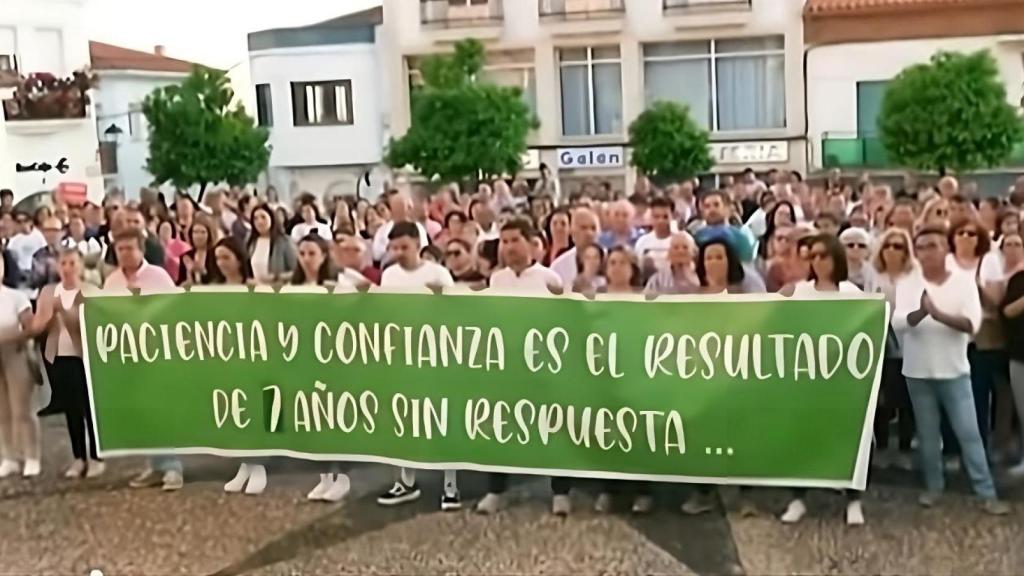 El pueblo de Hornachos sale a la calle por la desaparición de Francisca Cadenas.