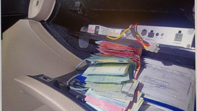 El dinero intervenido.