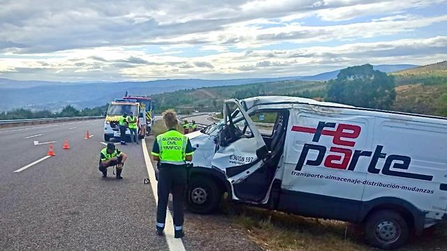 Imagen de la furgoneta tras el accidente.