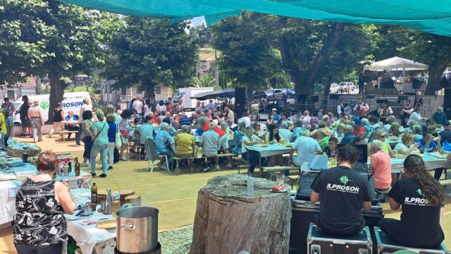 Fiesta del colesterol por un día en Covelo.
