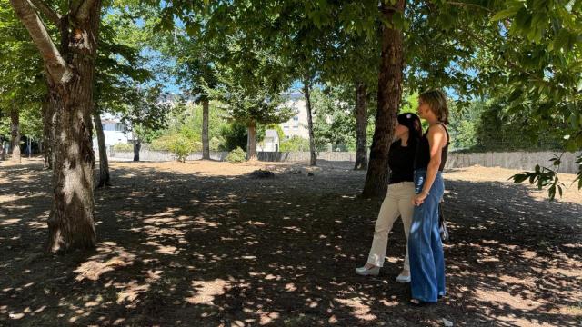 Visita a los terrenos donde se construirá el centro.