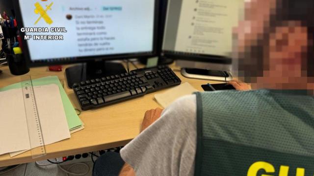 La Guardia Civil investigando, en una imagen de archivo.