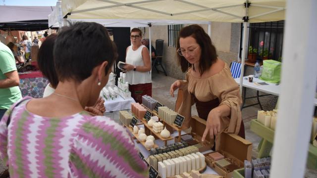 Foto de archivo de un Mercado Artesanal (Tordehumos).