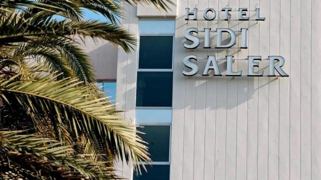 Vista de la fachada del hotel Sidi Saler de Valencia, imagen de archivo. Efe / Manuel Bruque