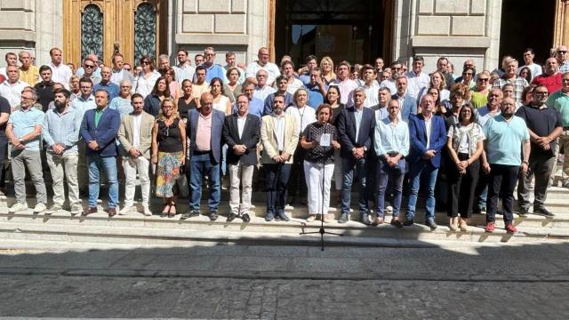 Minuto de silencio a las puertas de la Diputación de Toledo.