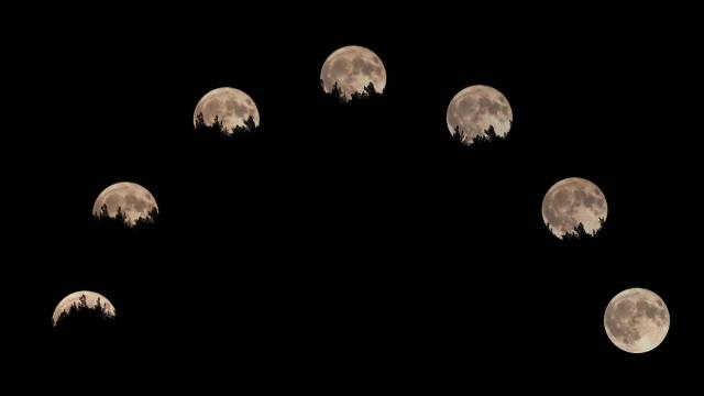 La Superluna de Agosto se alza sobre León