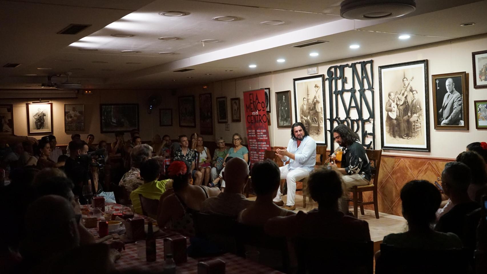 Así es un día de feria en la Peña Juan Breva