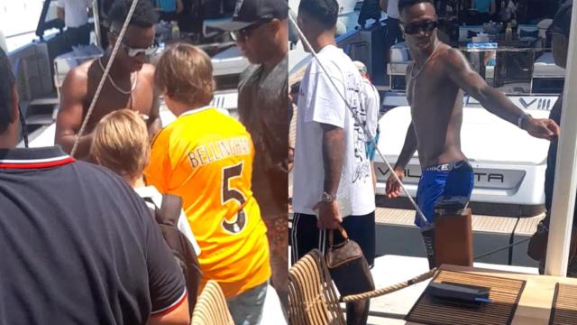 Vinicius atendiendo a seguidores en Puerto Banús.