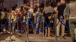 Gente esperando para entrar en una proyección de una edición anterior del FicBueu.