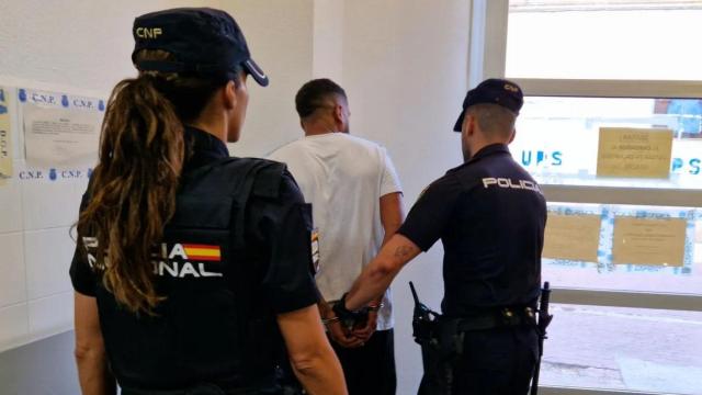 Detenido en Valencia mientras se reía en un directo de redes sociales de huir de la justicia. EE