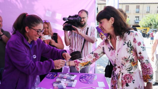 La ministra de Igualdad participa en Palencia en la presentación de un punto violeta con motivo de las Fiestas