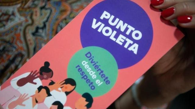 Folleto de un punto violeta.