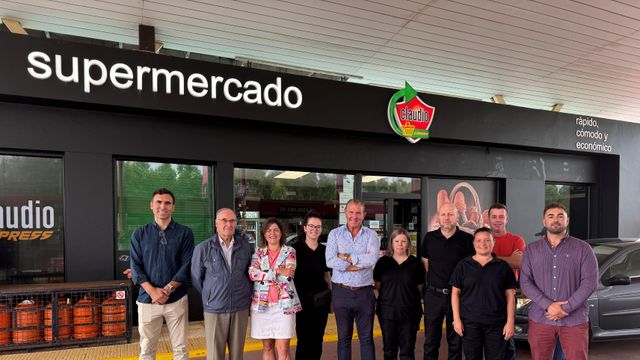 Inauguración del nuevo Claudio Express en Moeche
