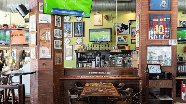 La historia del primer bar de Sitges que comenzo a televisar programación deportiva en España