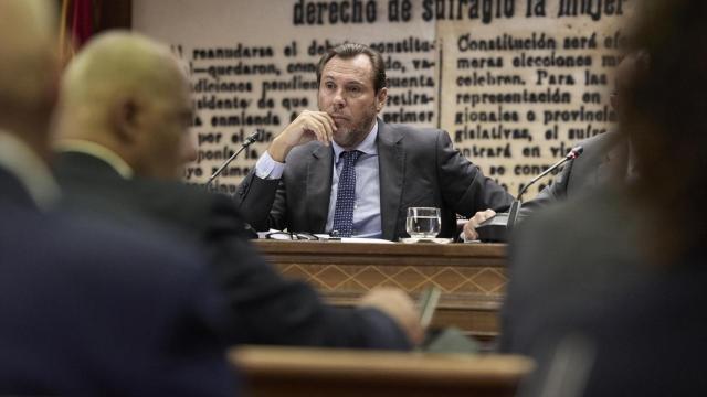 El ministro de Transportes y Movilidad Sostenible, Óscar Puente, durante su comparecencia ante la Comisión de Transportes y Movilidad Sostenible.