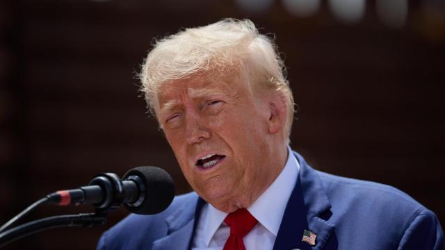 El expresidente de Estados Unidos, Donald Trump, este jueves en Arizona.