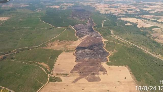 Vista aérea del terreno quemado en Trabazos