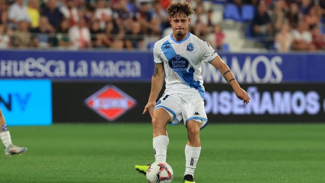 Mario Soriano durante un partido con el Deportivo.