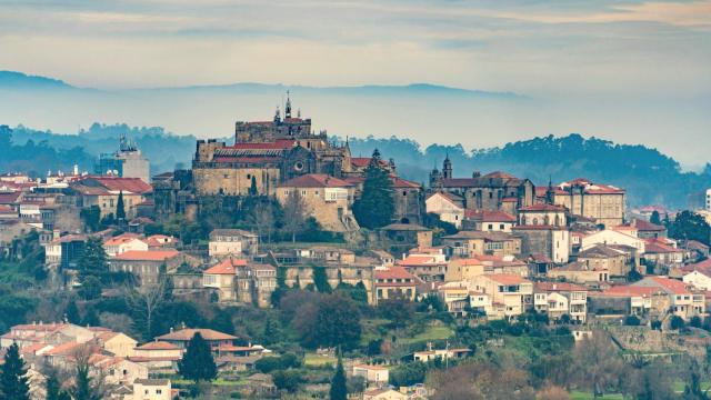 La Catedral de Santa María en la zona alta de Tui (Pontevedra)