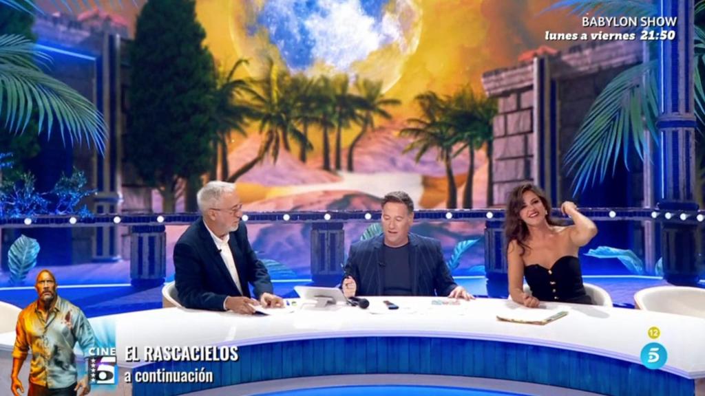 Xavier Sardà, Carlos Latre y Marta Torné en 'Babylon Show'.