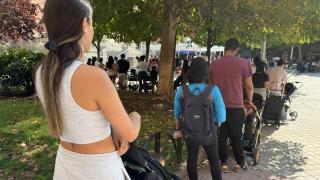 Imagen de archivo de una cola del hambre en verano. Fundación Madrina EP