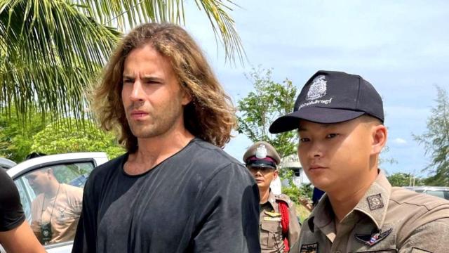 Daniel Sancho rompe a llorar tras conocer la sentencia a cadena perpetua y pide al juez quedarse en la cárcel de Samui