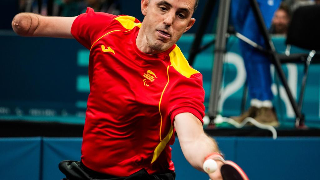 José Manuel Ruiz en los octavos de final de tenis de mesa.