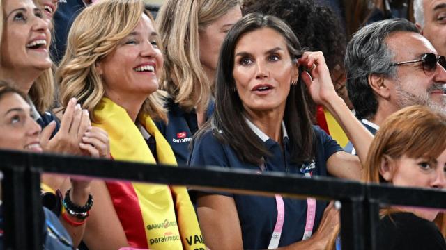 La reina Letizia y Pilar Alegría.