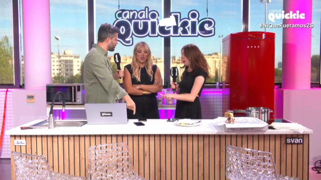 Marta Riesco en ‘Ni que fuéramos Shhh’, al recibir la llamada de número desconocido.