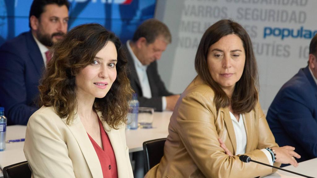 La presidenta madrileña, Isabel Díaz Ayuso, junto a Ana Millán.
