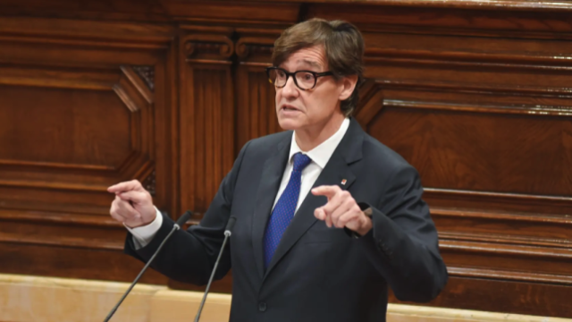 Salvador Illa en el Parlament.